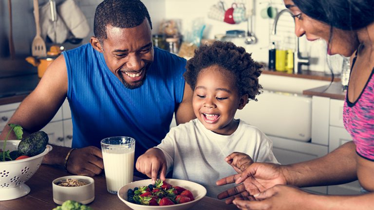 6 Tips To Raise Nutritionally Savvy Kids