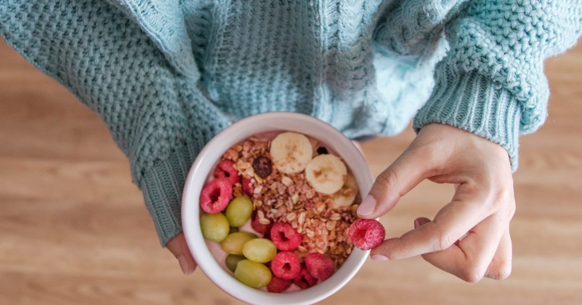 Hands holding oatmeal